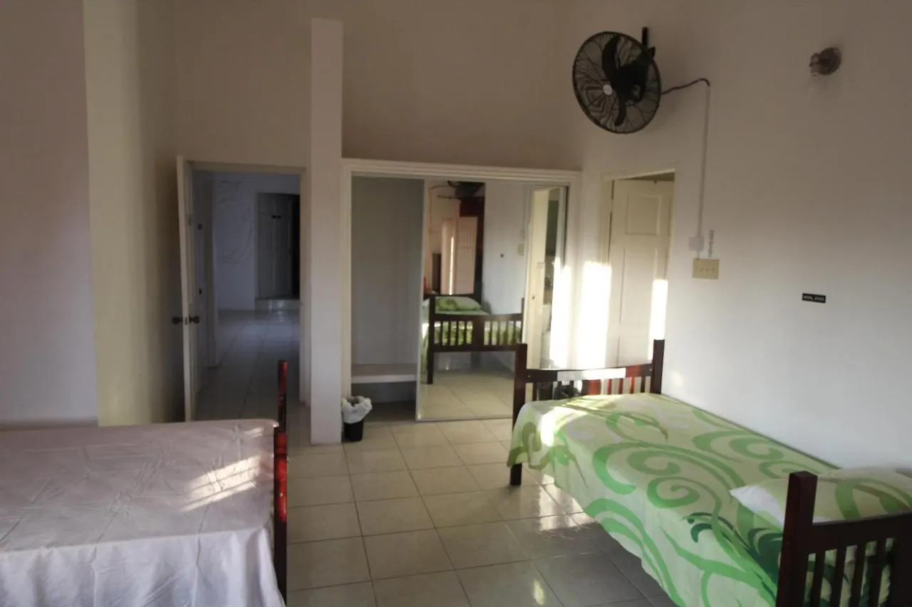 호스텔 Belleh23 Kingston Creative Guesthouse 자메이카